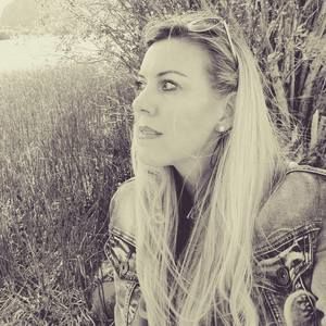 Meet your Posher, Lenora